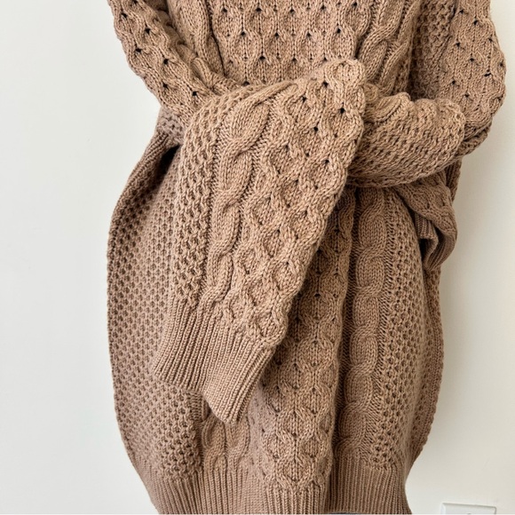 Saks Fifth Avenue 70% Wool Women’s Kable Knit Camel Sweater Size L - Picture 5 of 11